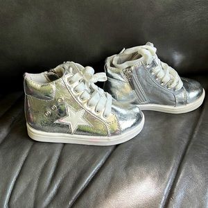 Never been worn toddler size 9